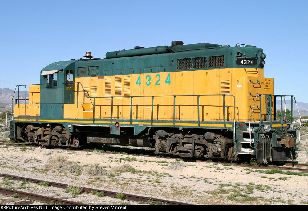 Carrizo Gorge Railway ex C&NW #4324